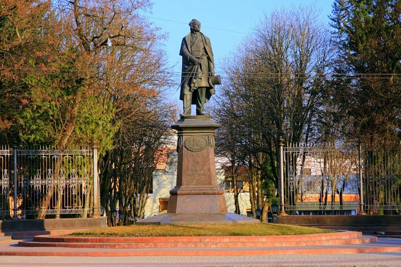 Памятник Ф.И.Тютчеву